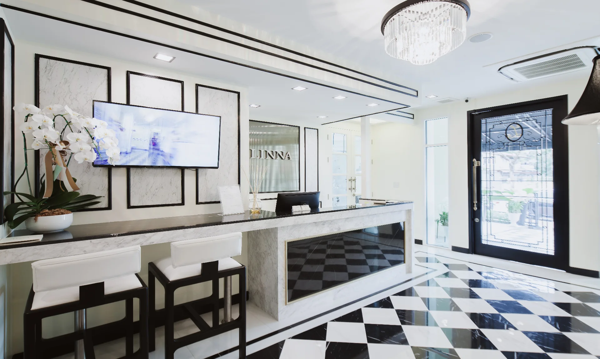 LINNA Clinic Bangkok premium reception